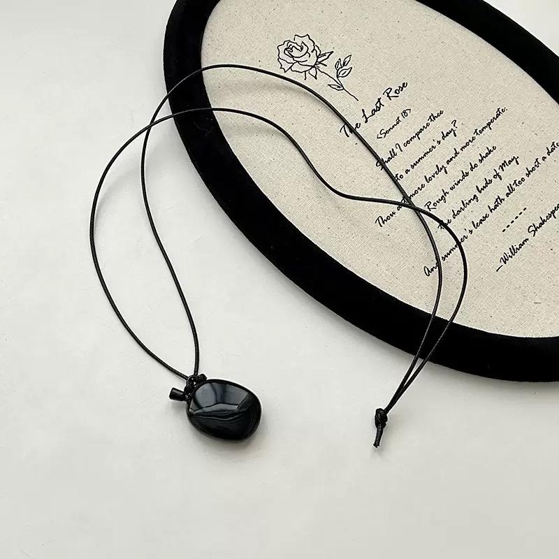 Korean-Style Simple INS Style Wine Jug Pendant Necklace, Personalized Long Sweater Chain Accessory 2025