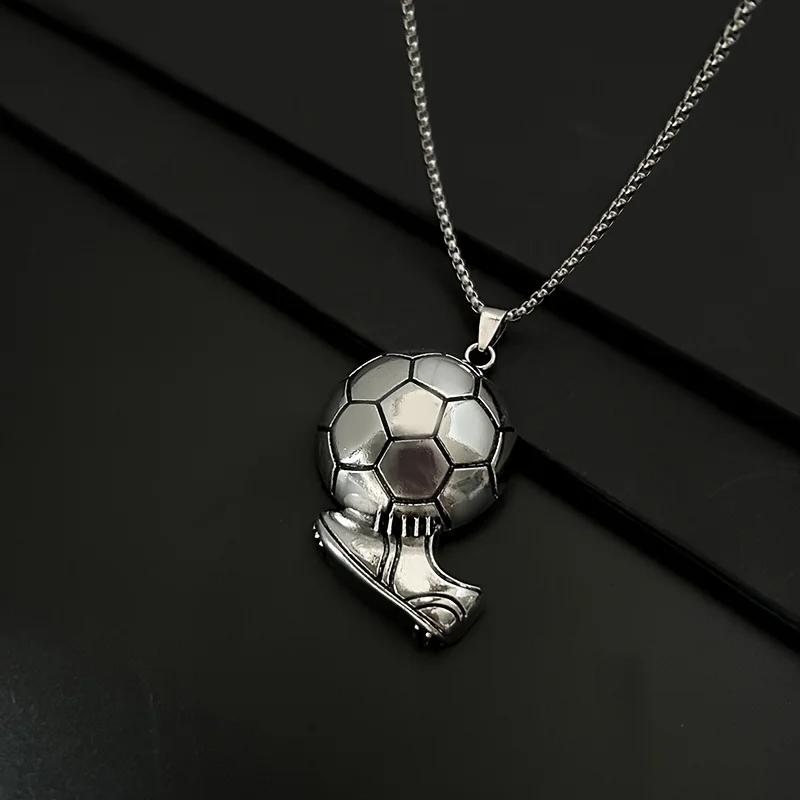 1 Stück Silbernes Fußball & Schuhe Design Edelstahl Kette Halskette, Retro Kreativer Street Style Coole Halskette Für Jungen