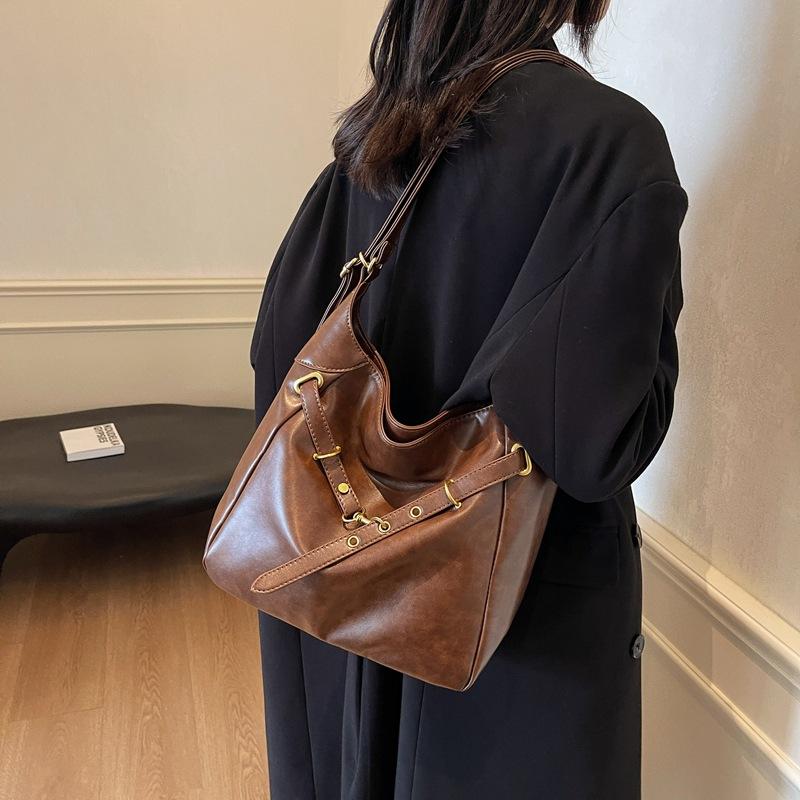 

2025 Новая сумка через плечо большой вместимости Maillard, осенне-зимний универсальный рюкзак, женская сумка-тоут для поездок на работу 34*10*27 коричневый