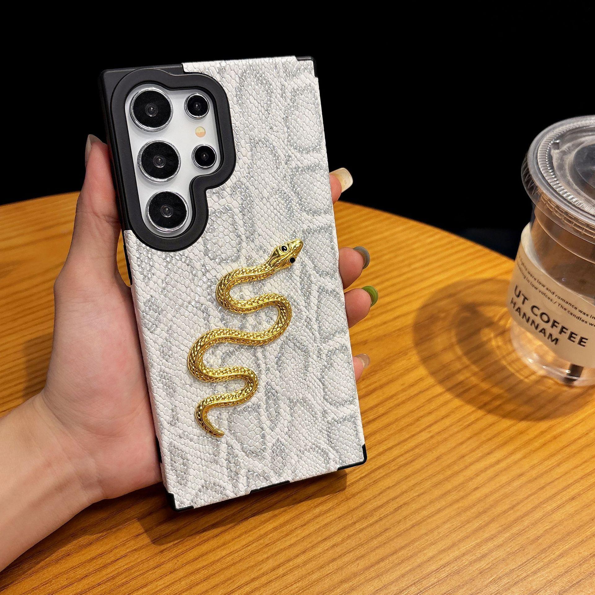 

This Creative and Personalized Protective Case Is Suitable for The Snake skin Pattern Phone Case of Samsung S25ultra and The Anti-drop Case of S24Plus Galaxy S25