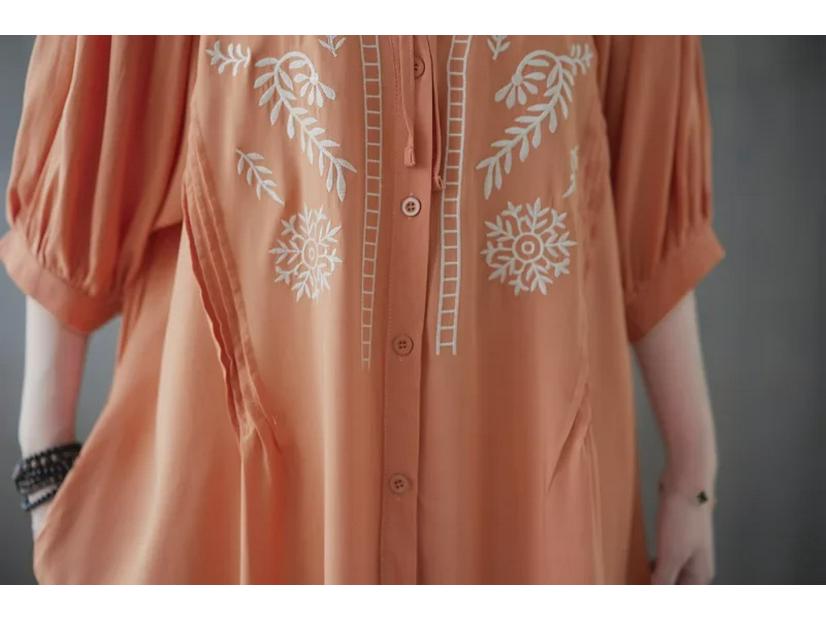 2025 Summer Plus Size Women's Retro Embroidered V-Neck Bell Sleeve Dress