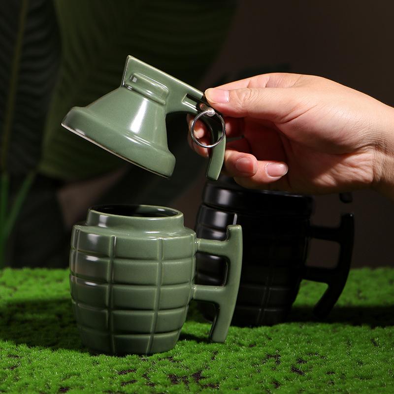 Kreative granatenförmige Scherz-Keramik-Kaffeetasse mit Deckel