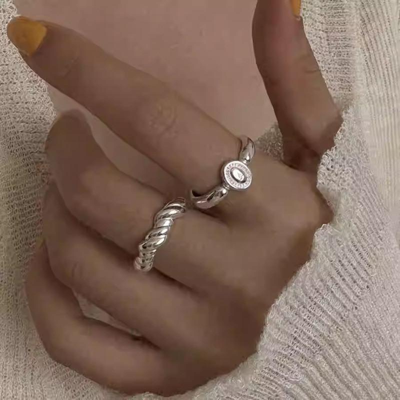 Minimalist Modern Copper Twist Ring For Women Stylish Design For Wear Everyday