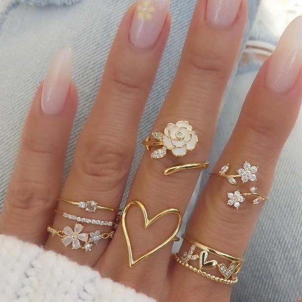 

Flower love women s ring set, European and American creative versatile hollow ring alloy ins sweet jewelry