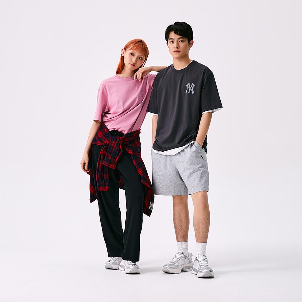 New MLB MONOGRAM Collection New York Yankees SS25 T Shirt Unisex Pink 3ATSM0953-50PKP