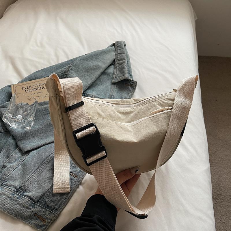 Shoulder Bag Women's Summer Messenger Bag Underarm Bag 2025 New Fashionable Versatile Japanese Crescent Bag Lightweight Dumpling Bag