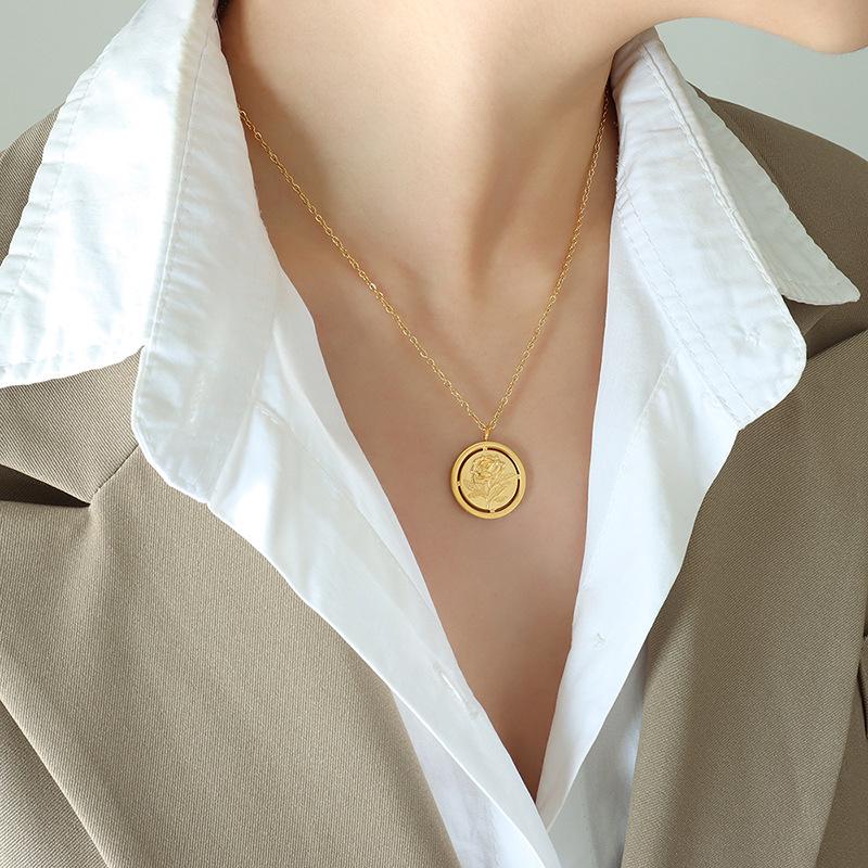 European Retro Rose Pendant Necklace: 18K Gold Titanium Steel Choker with Embossed Round Plate Design
