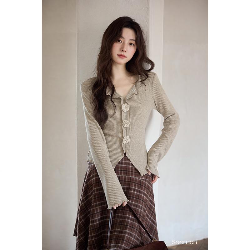 Yimeng 2025 Autumn Korean Style Slim Fit V-Neck Long-Sleeve T-Shirt for Petite Women Small