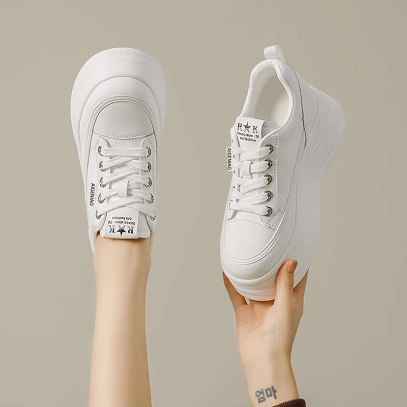 Lightweight little white shoes women's 2025 summer new mesh breathable white board shoes short Le thick sole inner height increase women's shoes