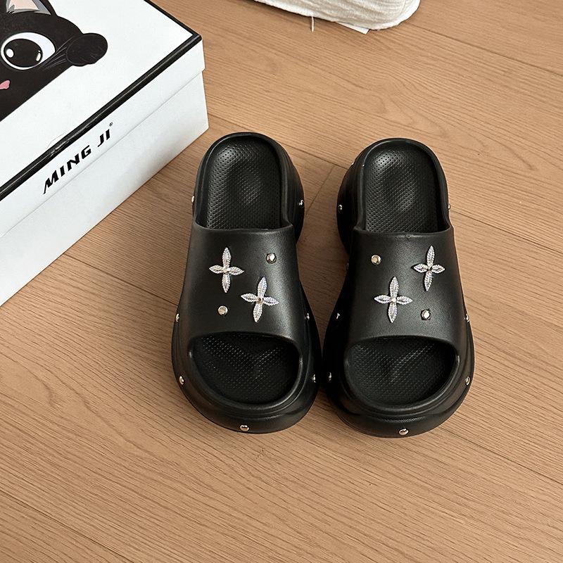 Fashion versatile casual retro exquisite rivet one-word slippers women's summer new outer wear thick-soled cool slippers