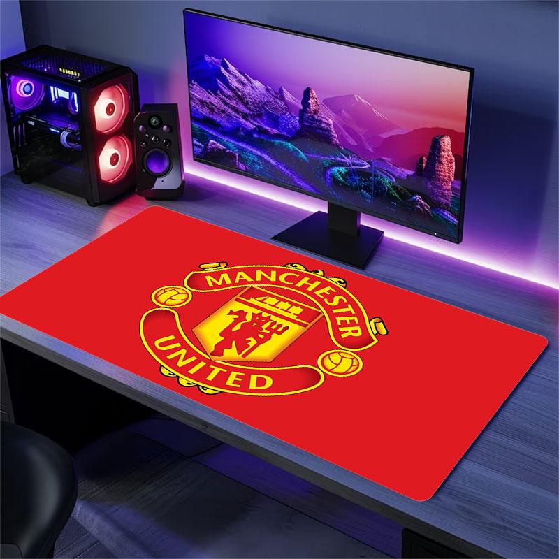 Tappetino Mouse Manchester United FC, Tappetino da Scrivania XXL per Gaming, Tappetino Mouse XXL Antiscivolo per Laptop e Tablet, Tappetino per Mini PC con Bordi Cuciti