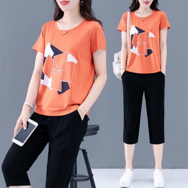 Women's Plus Size Summer Fashion Slimming Two-Piece Set - Short Sleeve Top & Capris