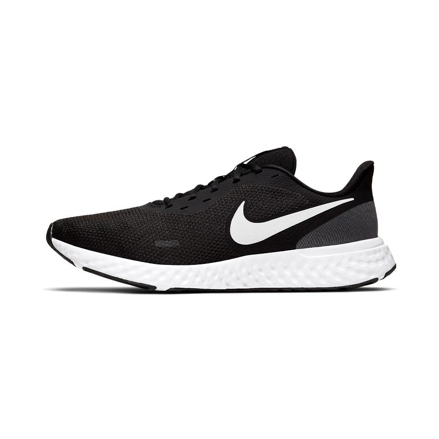 Nike Revolution 5 Svarte/Hvite Sneakers BQ3204-002