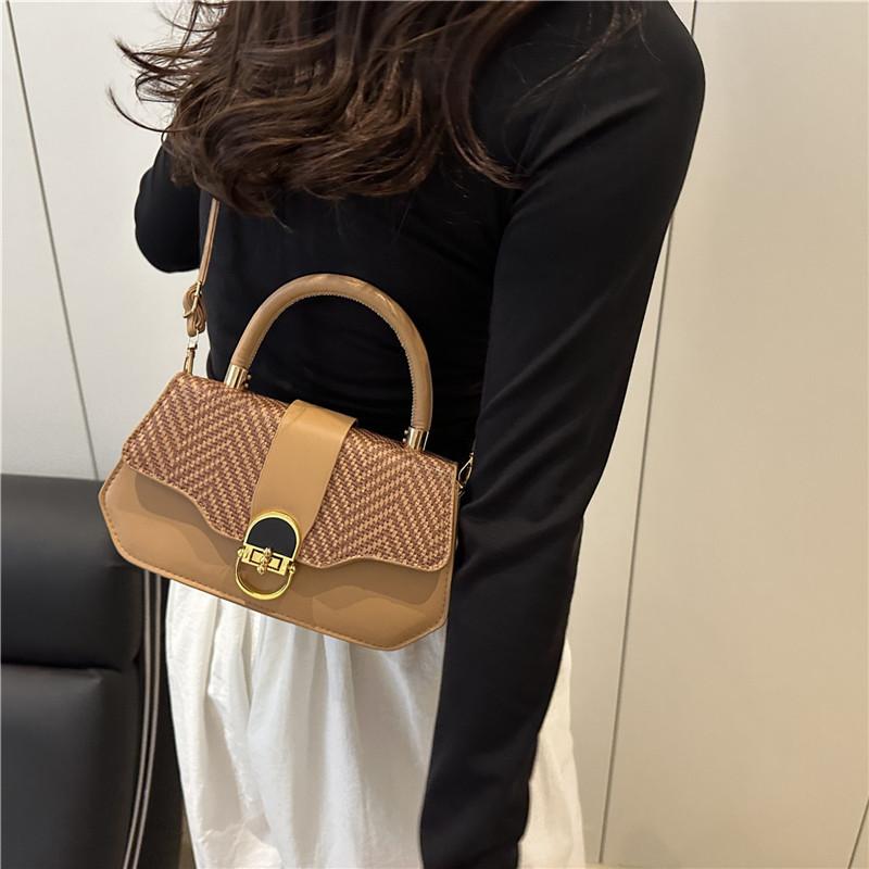 Pu Small Square Bag For Women With Simple Lock Closure For Daily Casual Use