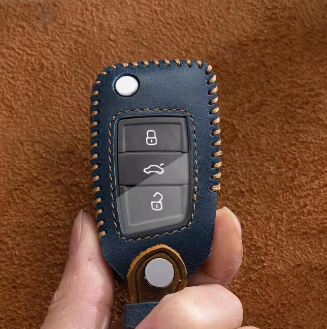 Leather Car Folding Key Case Cover for VW Volkswagen Golf 7 MK7 Tiguan MK2 For SEAT Ateca Leon FR 2 Ibiza For Skoda Octavia A7