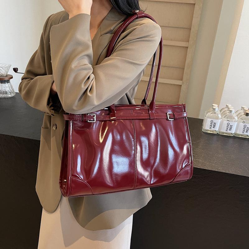 Handbag bag 2025 autumn and winter new light luxury niche high-end underarm bag tote bag single shoulder messenger commuter bag