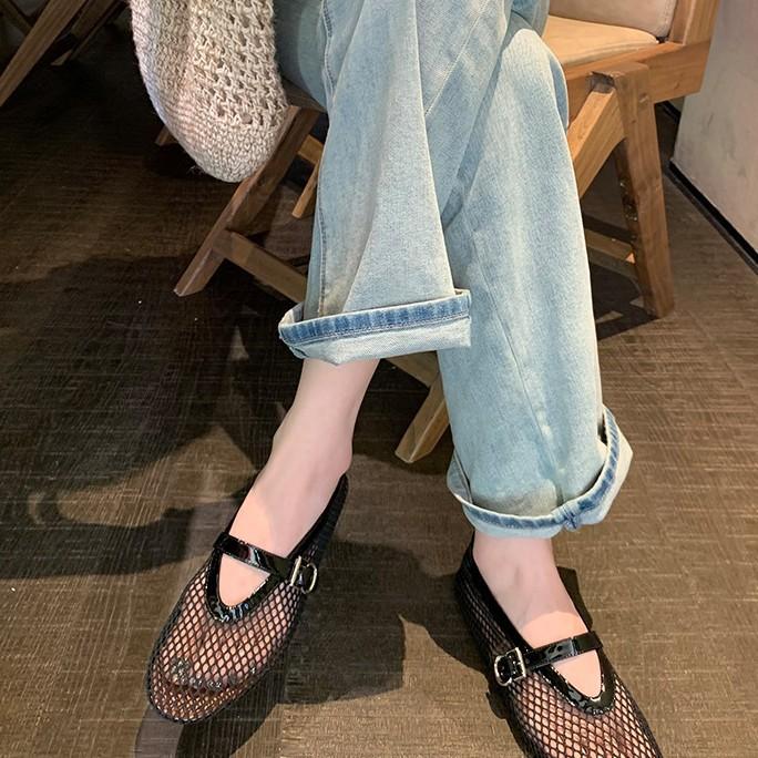 Sheepskin version~ Leather hollow mesh sandals women's summer one-word buckle with round head flat bottom shallow mouth Mary Jane single shoes