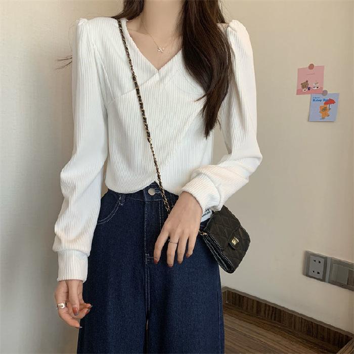 Short V-neck Base Shirt for Women with Niche Design and High Waist Long-sleeved T-shirt Spring and Autumn Puff Sleeve Irregular Top