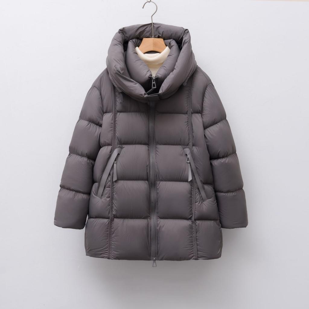 Simple and loose cloud puff down jacket for women mid-length soft hooded thickened goose down jacket