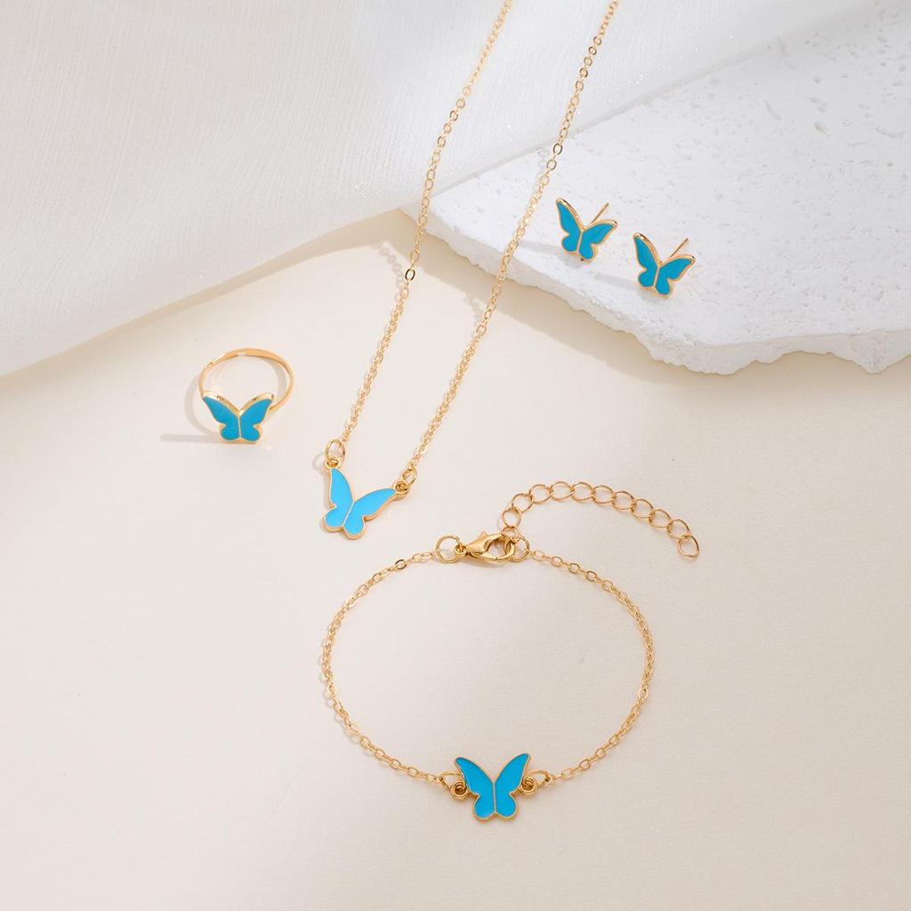 Koreaanse Stijl 4-delige Sieradenset: Bloemenarmband, Ring, Oorbellen met Stud & Klavertje Vier Ketting