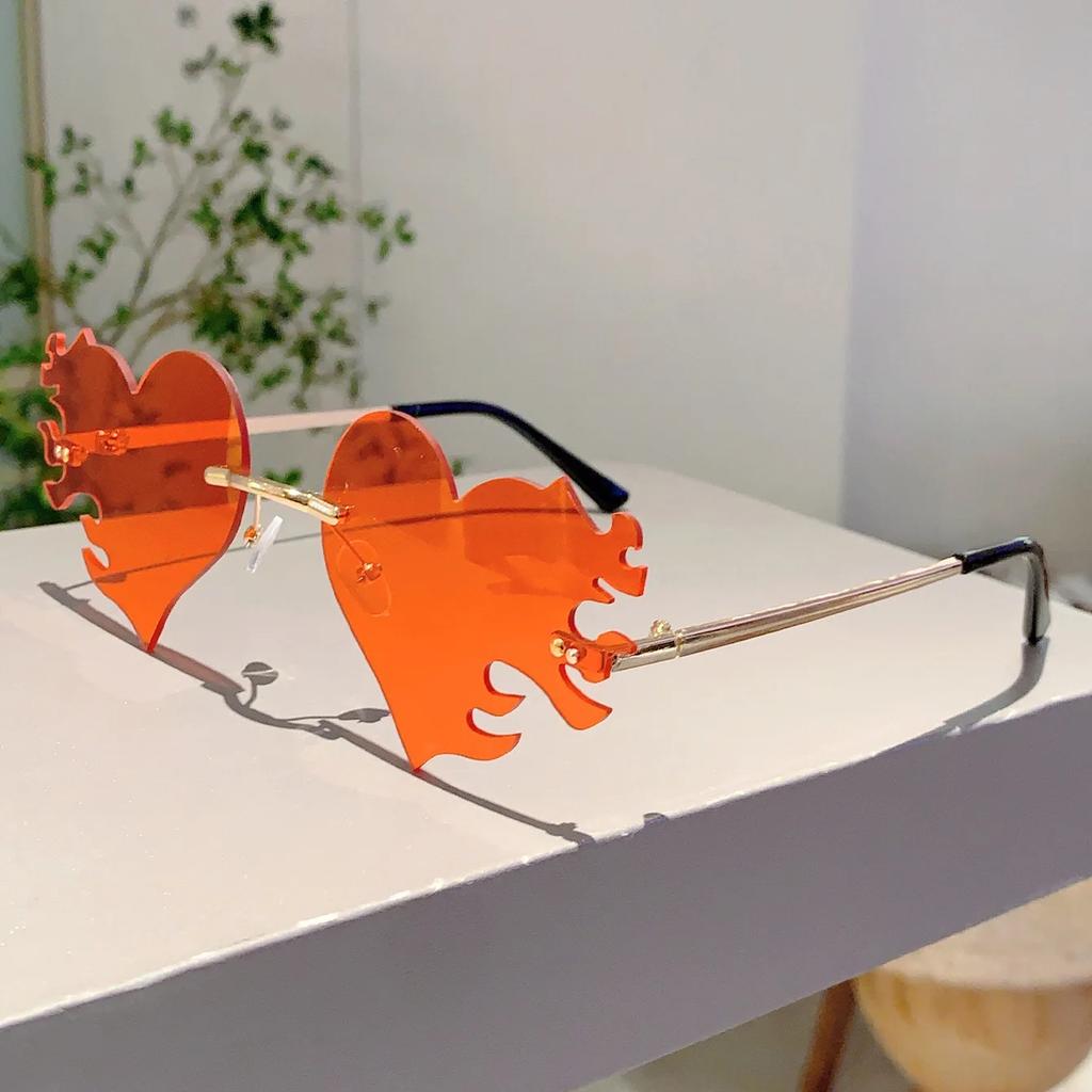 Vintage Rimless Flame Love Heart Sunglasses Women For Men Luxury Brand Designer Sun Glasses Punk Popular Party Hip Hop Eyewear