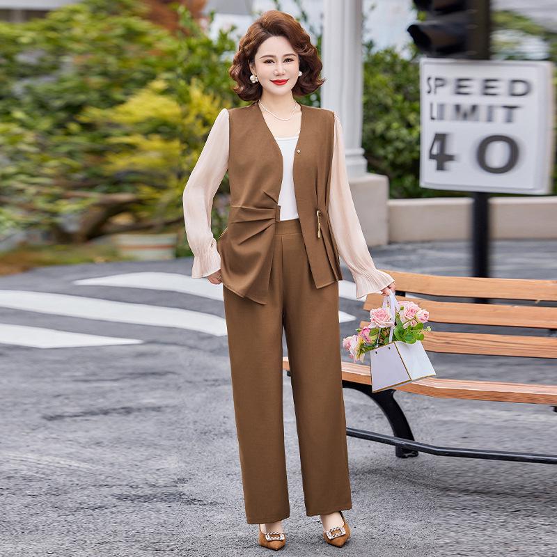 Mother's Plus Size Spring 2026 Two-Piece Set: Short Shirt with Spliced Long Sleeves for Middle-Aged and Elderly Women’s Elegant Style.