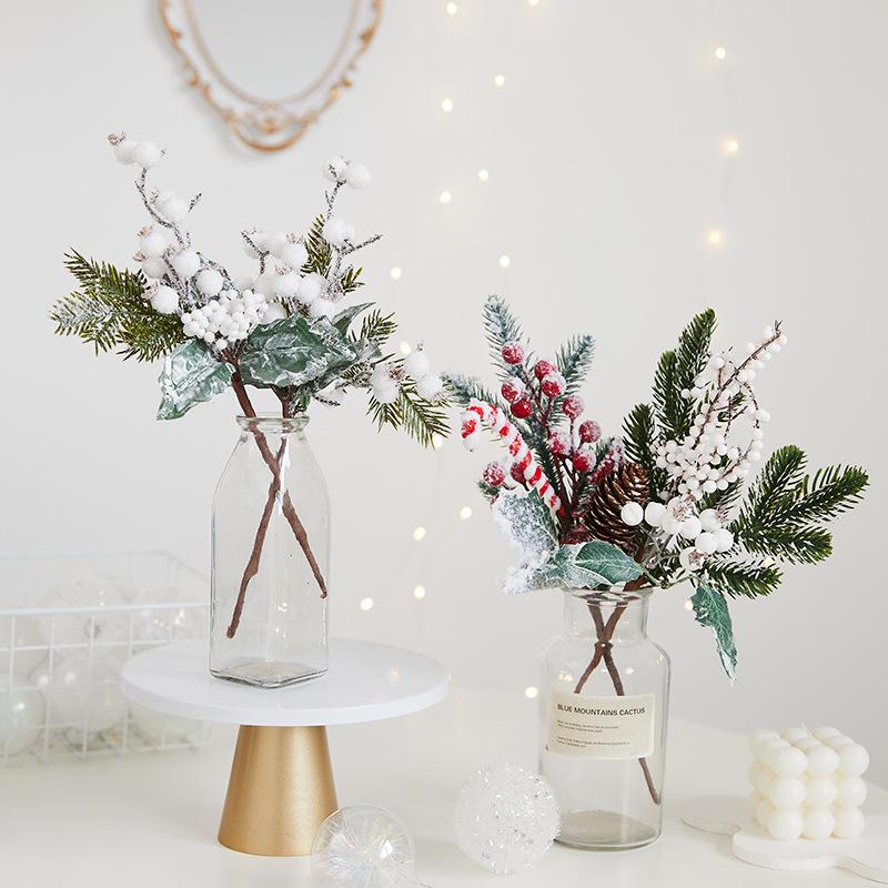 Künstliche Weihnachts-Kiefern- und Rattan-Girlande mit Tannenzapfen zum Aufhängen an der Wand