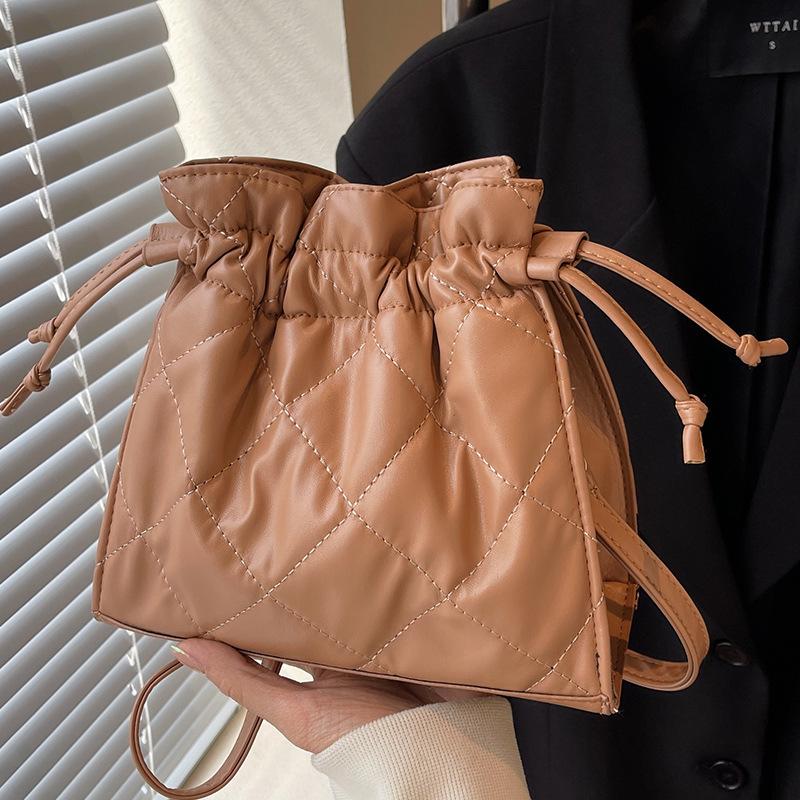 Premium Foreign Style Bag Women'S Trendy Versatile Bucket Bag Fashion Shoulder Crossbody Diamond Chain Bag Women