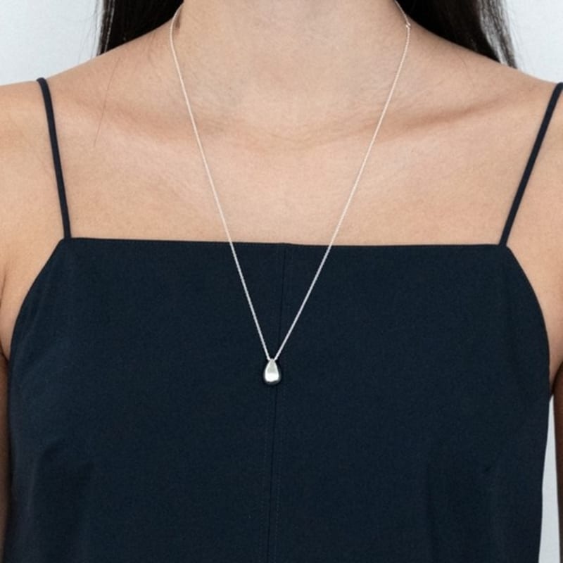 EEY Small Drop Necklace