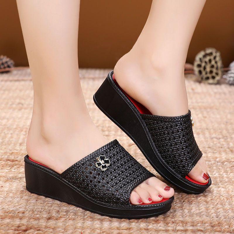 Middle-aged Mother Sandals Female Summer Outer Thick Soled Anti-slip Bathing Home Beach Shoes Slope Heel Soft Bottom Ladies Slippers