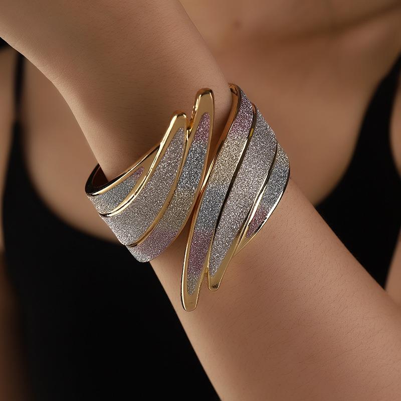 European and American Fashion Punk Metal Exaggerated Angel Wings Temperament Open Diamond Bracelet Metal Matte Shiny Jewelry