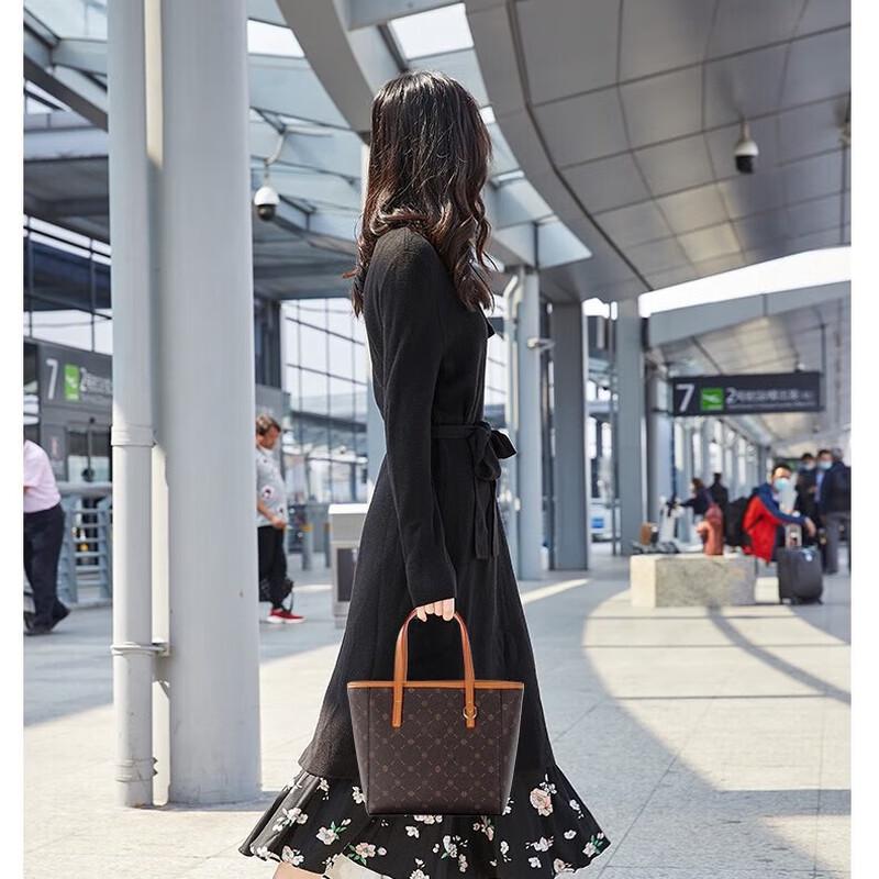 Sheraton Women s Lightweight Shoulder Tote Bag