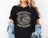 Radikalisiert durch grundlegende Anständigkeit T-Shirt Politisches Protest-T-Shirt Feministische Aktivistin Liberales Shirt Ästhetisches Soziale Gerechtigkeit Tee