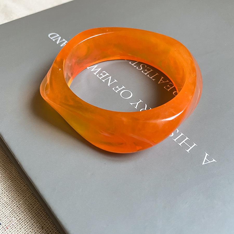 

Acrylic smudge striped smooth surface bracelet retro versatile bracelet niche temperament jewelry wholesale