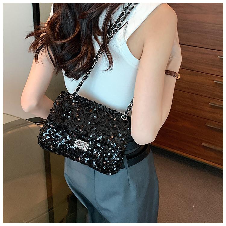 IELGY women's sequined bag, chain messenger small square bag.