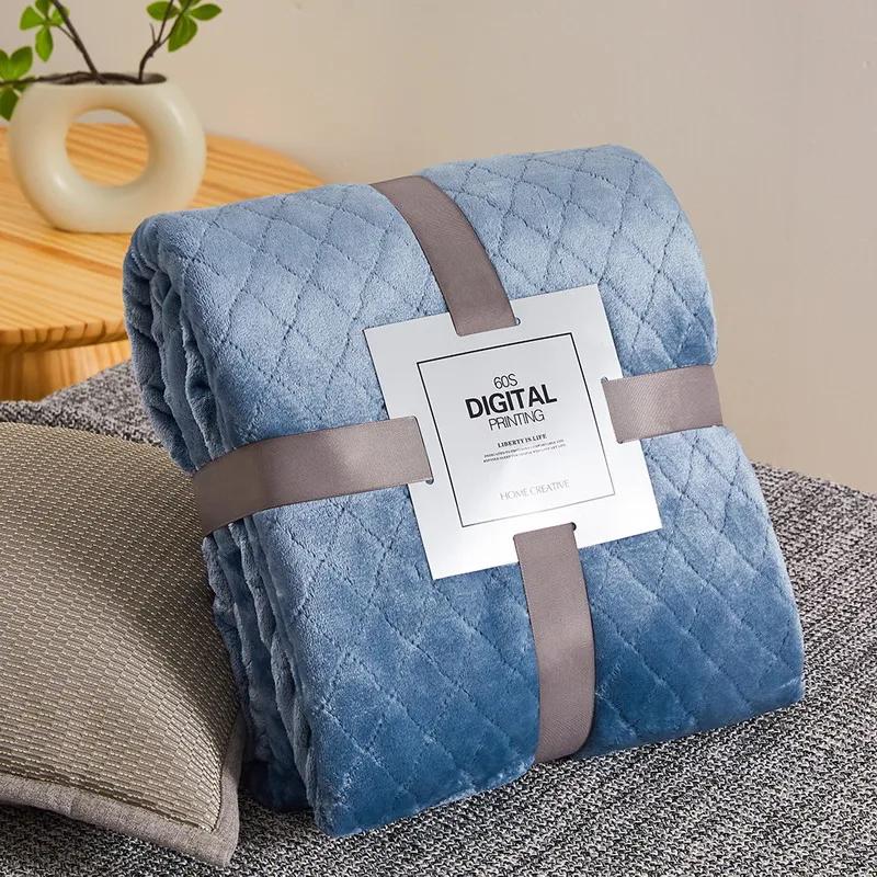 Puszysty kocyk z koralowego aksamitu, flanelowy, pluszowy, wygodny, pogrubiony i ciepły, miękki koc na sofę do klimatyzowanego pokoju, luksusowy