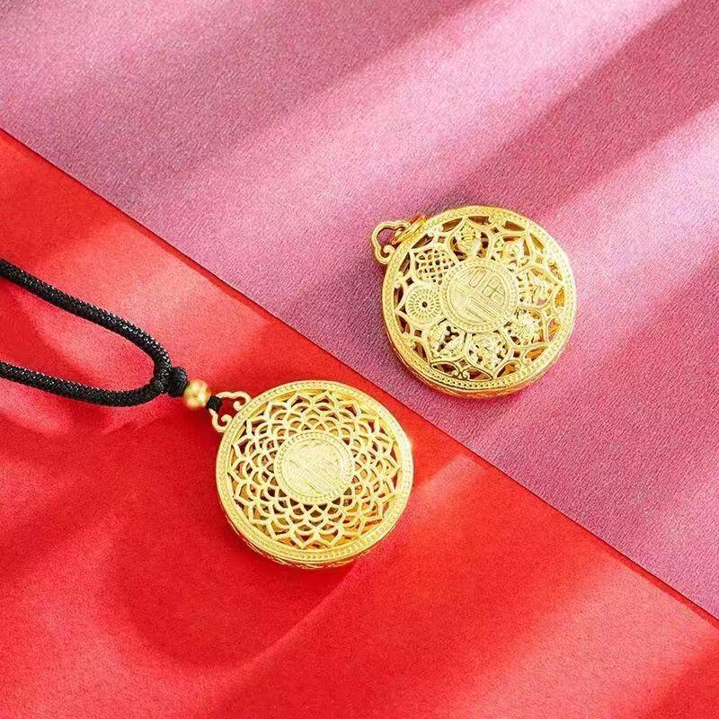 Französischer Antiker Sandgoldener Kompass mit Fu-Zeichen-Design - Trendig, luxuriös und einzigartig.