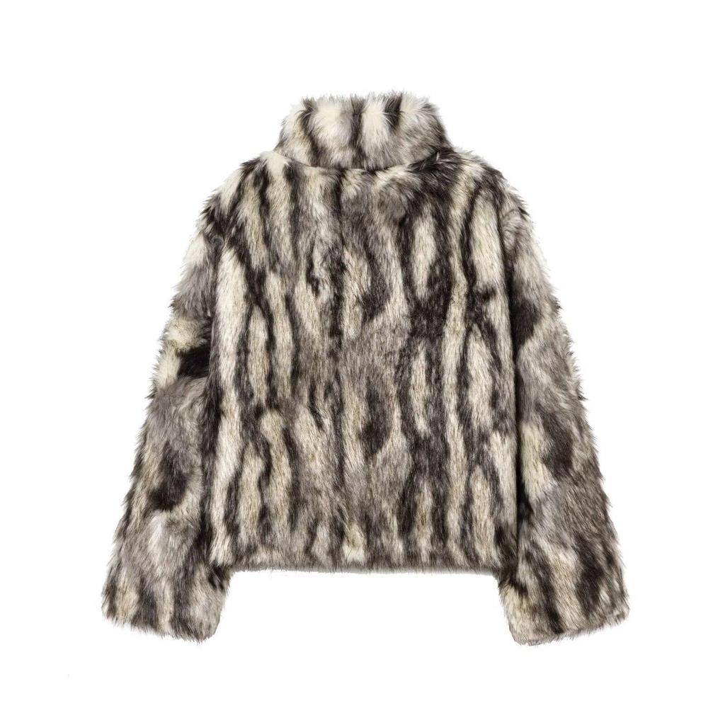 Wszechstronny jesienno-zimowy płaszcz uliczny ze sztucznego futra 4360/041