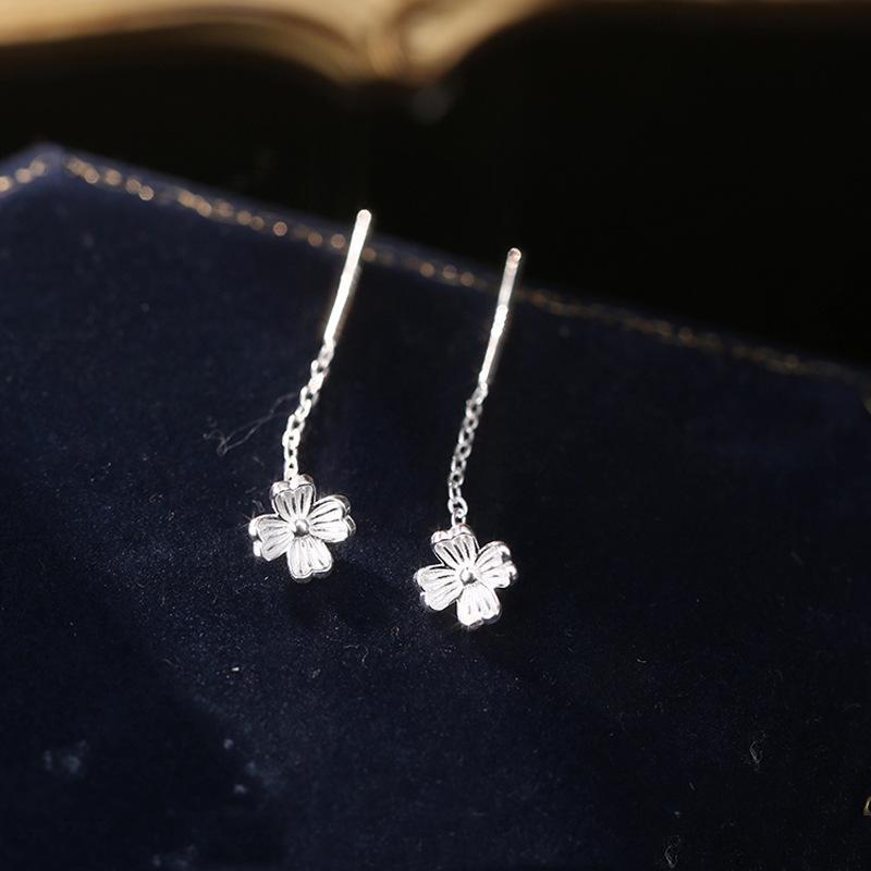 Four-Leaf Flower Earrings For Women'S Fashion And Creativity, Literary And Fresh, One-Piece Delivery, Lucky Four-Leaf Clover Earrings, Ear Chains.