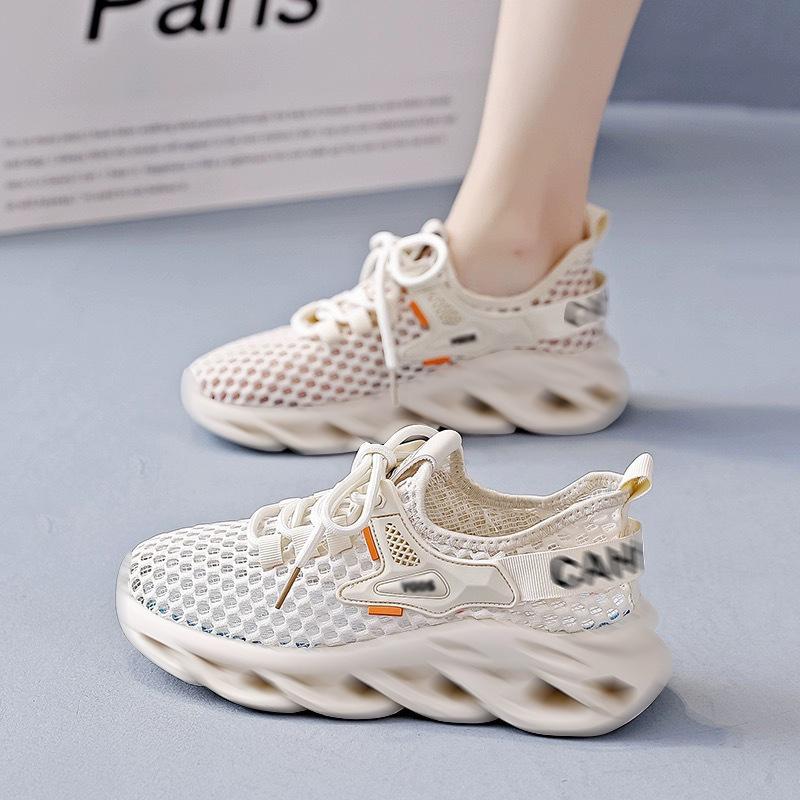 Mesh men's shoes 2025 summer new breathable soft-soled sports shoes hollow hole shoes outdoor men's trend shoes