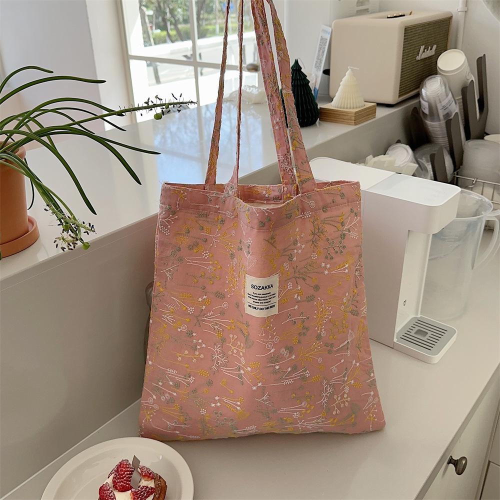 

Весной и летом новая нежная маленькая сумка через плечо с цветочным принтом и цыганским узором, вместительная женская сумка для книг