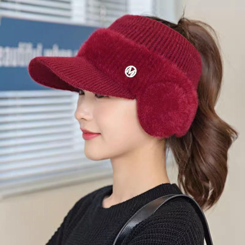 Versatile Women's Duckbill Ear-Protecting Windproof Hat - Thick, Warm, Face Slimming, Knitted Wool for Autumn/Winter