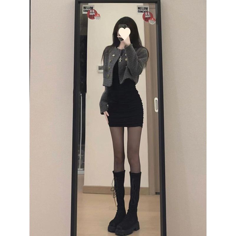 The new black Spice Girl sexy primer dress for children in autumn and winter with a coat and a stepmother hip skirt inside.