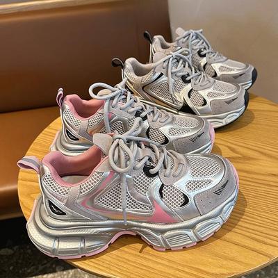 Sapatos Dad de Couro Femininos Primavera e Verão Novos Versáteis Malha Respirável Sola Grossa Aumento de Altura Casuais Sapatos Esportivos