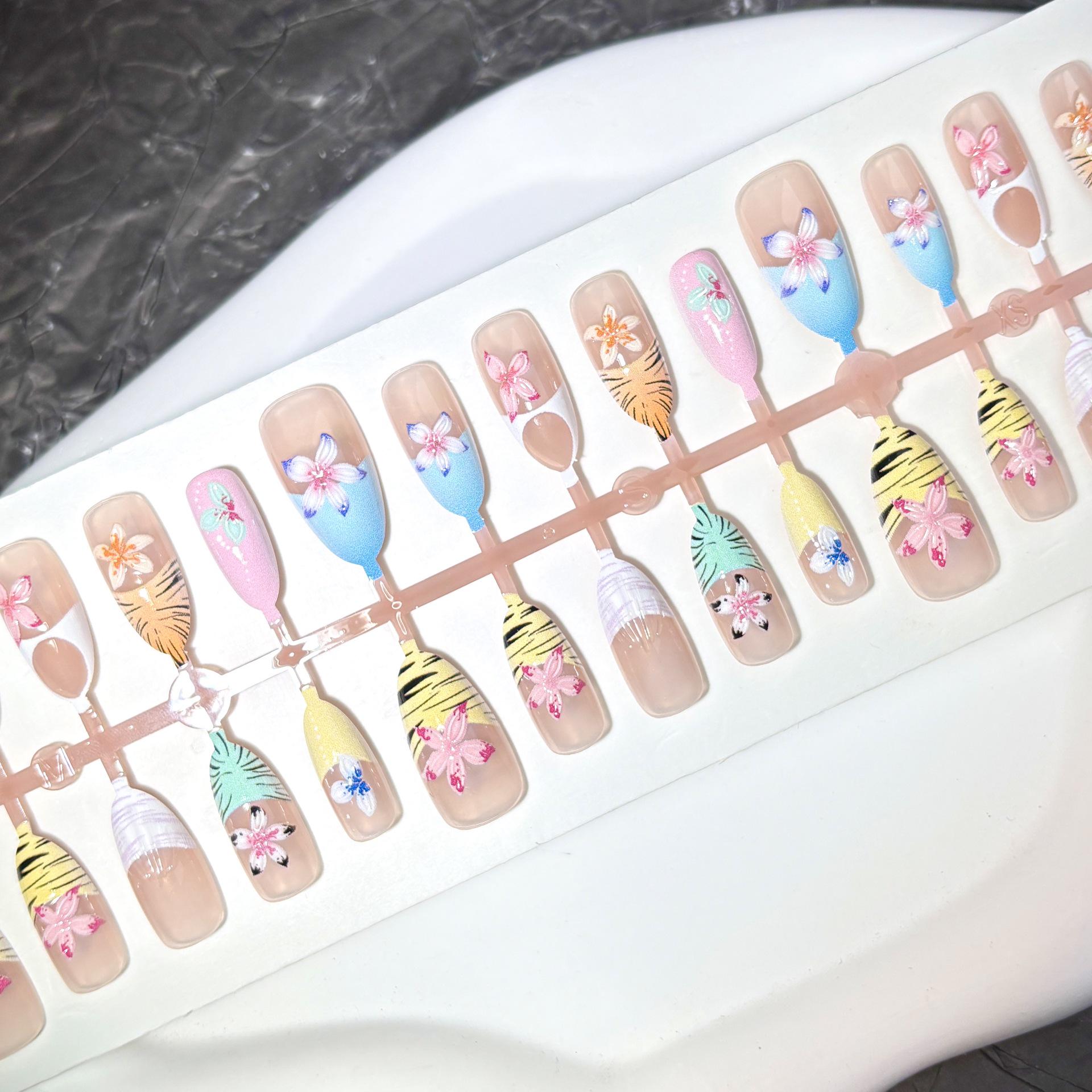 

Носимые ногти с 3D цветочным принтом тигра: Летний пляжный стиль