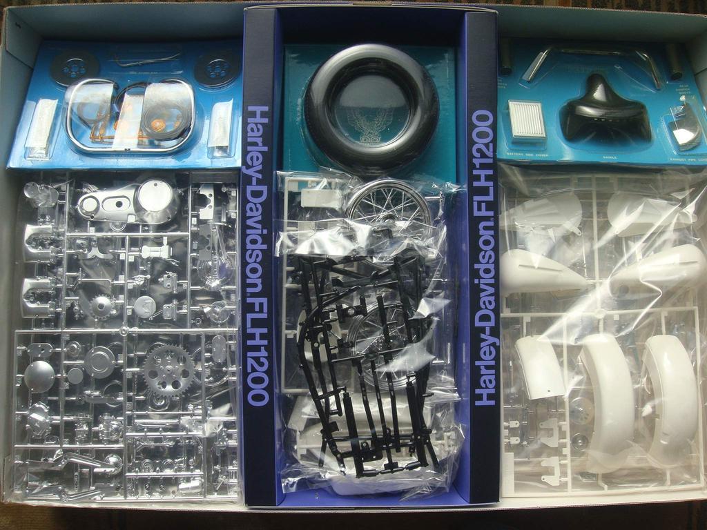 Tamiya Motorcycle Series Harley Police Plastic Model 16016 1/6 No.16