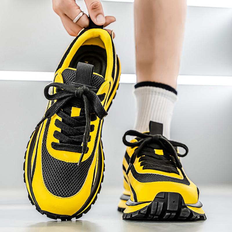 Mode Herrsneakers 2025 Sommar Nya Mesh Andningsbara Boardskor Mode Mångsidiga Platå Casual Skor Herr Trend Sport Löparsko