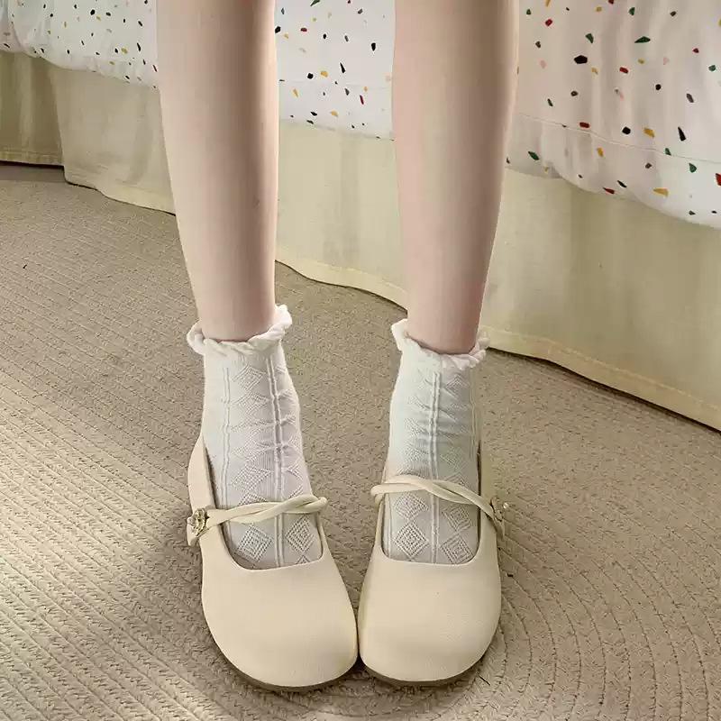 

Білі туфлі-човники з круглим носком у стилі ретро, універсальні, з відкритим підйомом, на товстому підборі, жіночі, нова весняна колекція 2025, французькі туфлі Мері Джейн для спідниці 35