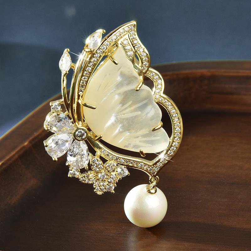 Fritillary Pearl Butterfly Brooch Ladies High-End Elegant Brooch Suit Luxury Pin Holiday Gift