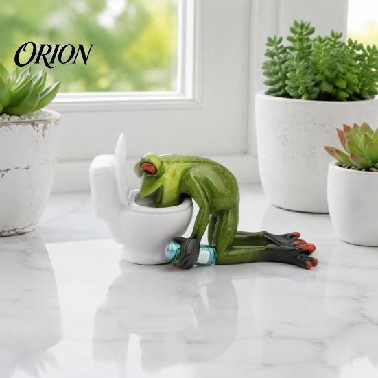 Niche Personality Ornaments Drunk Frog On The Toilet Decor, Funny Sculpture Tabletop Realistic Statue Cute Resin Desktop Ornament for Home Office Desk